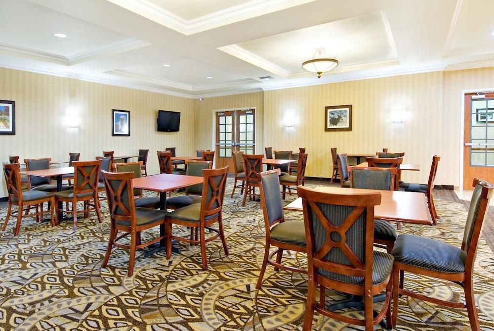 Holiday Inn Express & Suites Klamath Falls Central By Ihg Ngoại thất bức ảnh